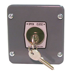 675-00050 (#1KX Keyed Open-Close Momentary, Exterior, Surface Mount; NEMA 4)